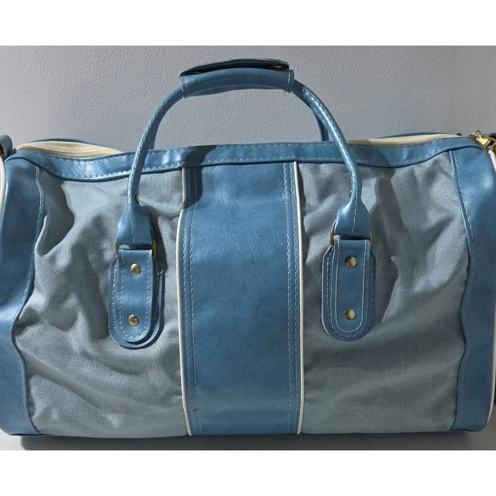 Gym  Bag 1975 Blue Vinyl Vintage 1970s Finesse